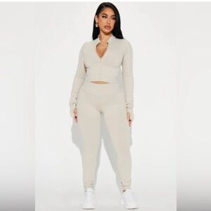 Fashion Nova | Amalie Elevate Active Set - Taupe M